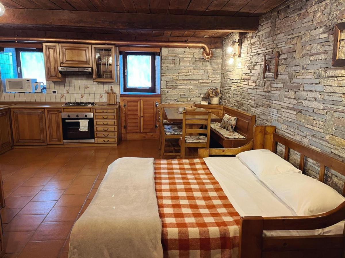 Monolocale Rustico Di Montagna Lägenhet Antey-Saint-André Exteriör bild